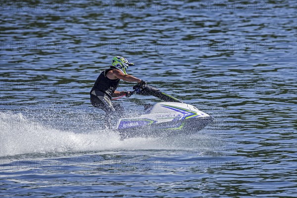 Jet ski