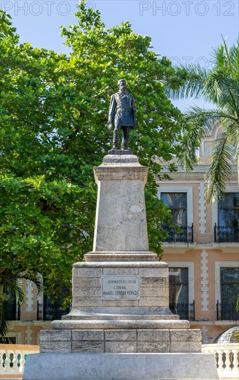 Statue of General Manuel Cepeda Peraza