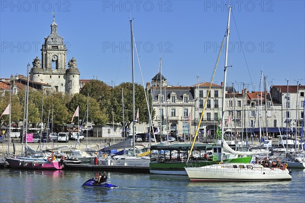 The town gate Grosse Horloge in the old harbour