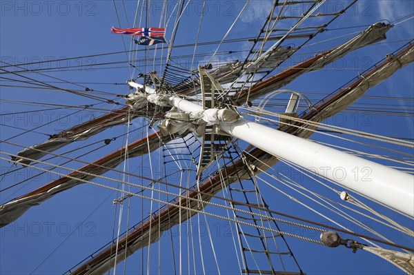 Mast and rigging on board of the tall ship