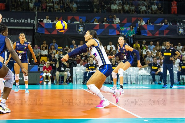 Beatrice PARROCCHIALE Italy deflects the ball