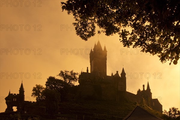 Reichsburg Cochem at sunrise