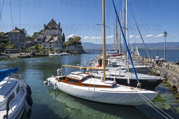 Sailing boats in front of the Chateau d'Yvoire