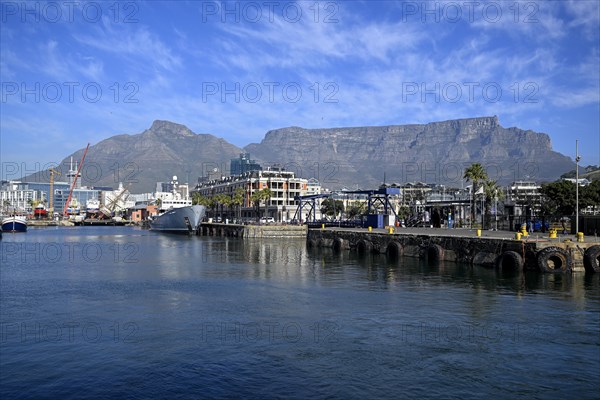 View of Table Mountain from the Victoria and Alfred Waterfront