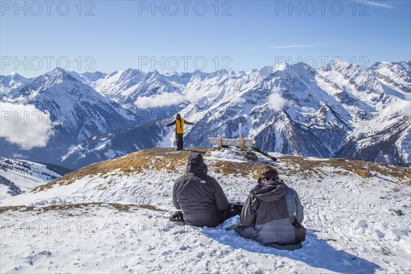 Snowboarding views of the Alpine chain