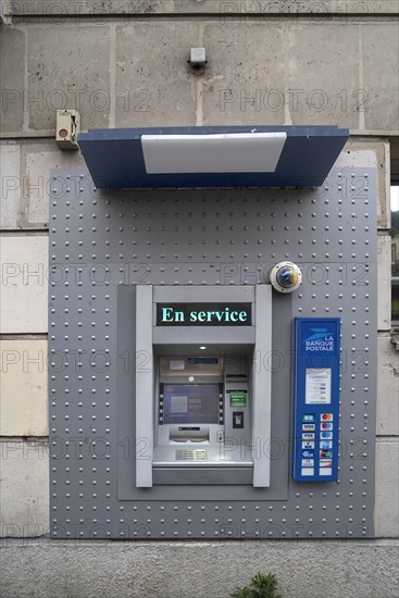 Cash dispenser