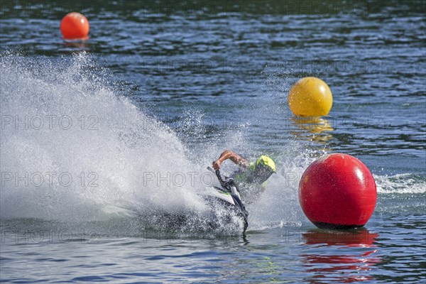 Jet ski