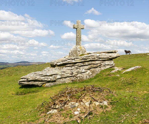 War remembrance monument Cave-Penney Memorial cross 1918