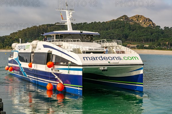 Mar de Ons ferry boat