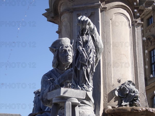 Tilman Riemenschneider carves a Madonna