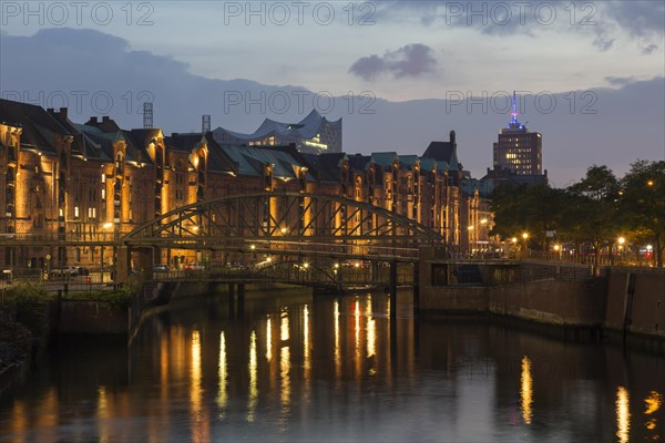 Zollkanal and Speicherstadt