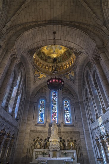 Chancel and dome of the Basilica Sacre-Coeur