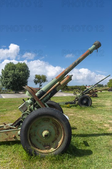 Artillery pieces from World War 2 in the Musee de l'Abri