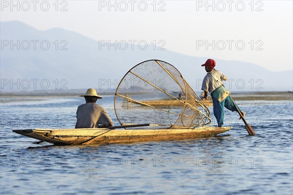 Leg rower on Inle Lake