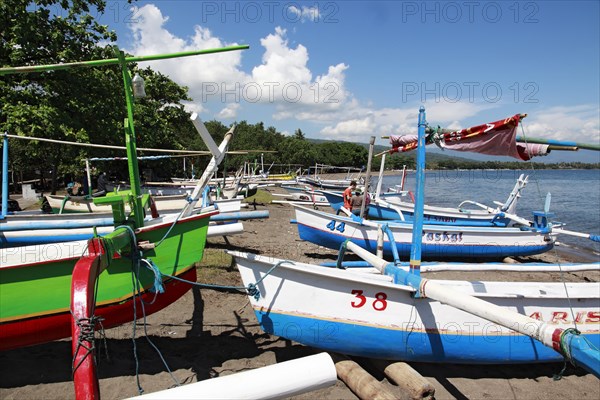 Traditional boats on Lovina beach