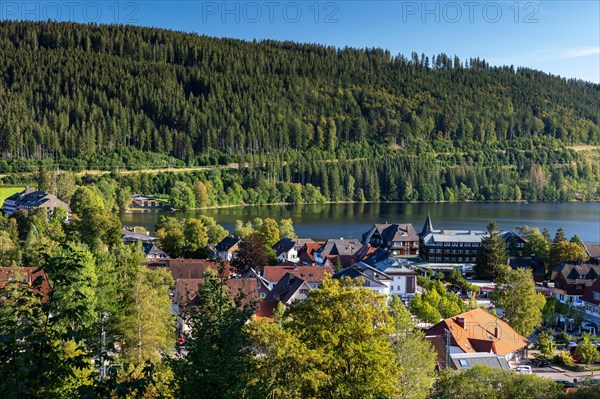 The village of Titisee with lake