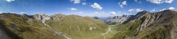 View from the Chaschauna Pass into the Val Chaschauna towards the Upper Engadine