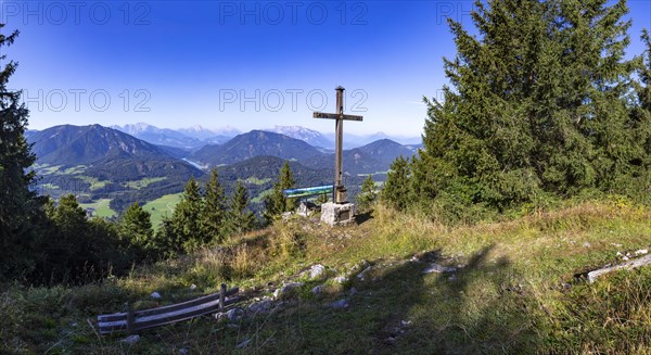 Summit cross on Lidaunberg with Hintersee