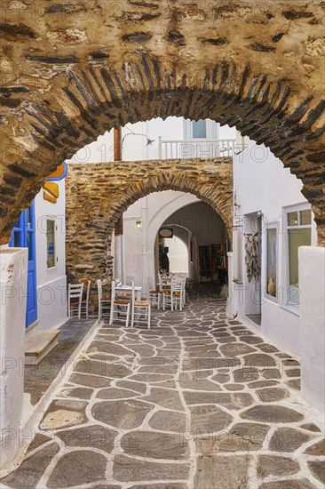 Old narrow alleyways of Greek towns