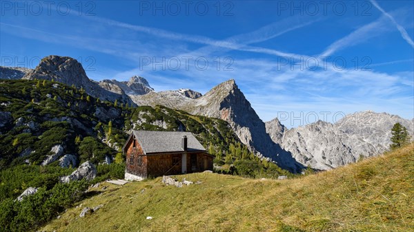 Hunting lodge at the Trischuebel Pass