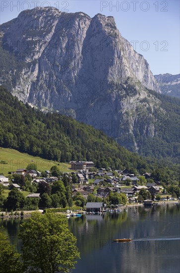 Grundlsee with village Grundlsee