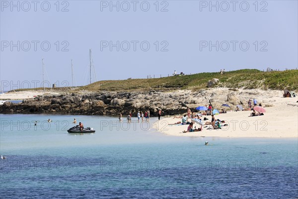 Sandy beach beach with bathers