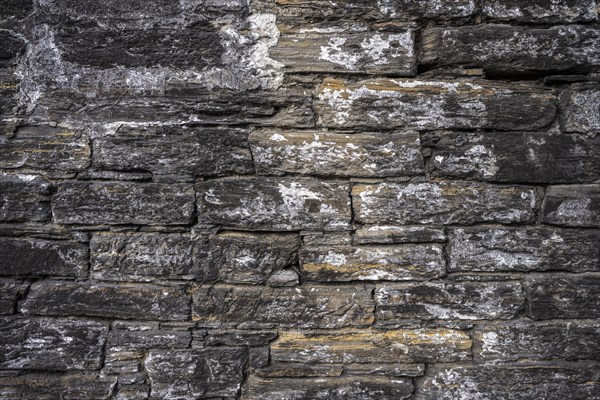 Slate wall stones