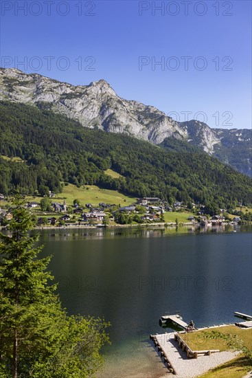 Grundlsee with village Grundlsee