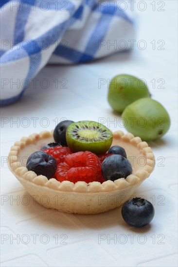 Fruit in tartlet base