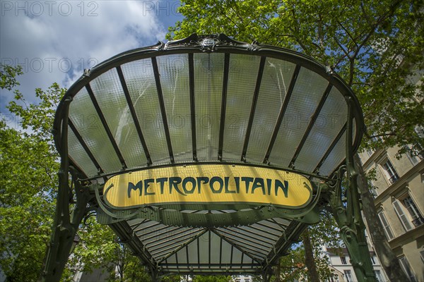 Detail of the Art Nouveau entrance