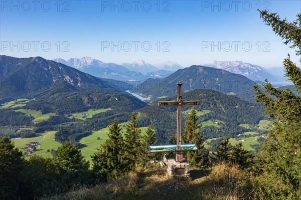 Summit cross on Lidaunberg with Hintersee