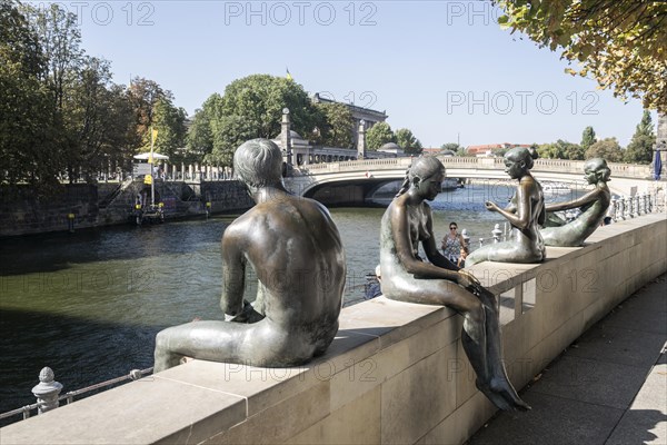 Sculptures Bathers on the Spree