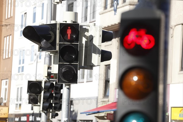 Traffic lights for pedestrians and bicycles