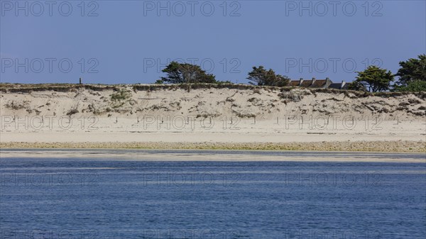 Sandy beach beach and dune Ile Saint-Nicolas