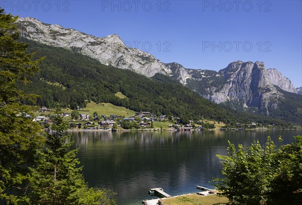 Grundlsee with village Grundlsee