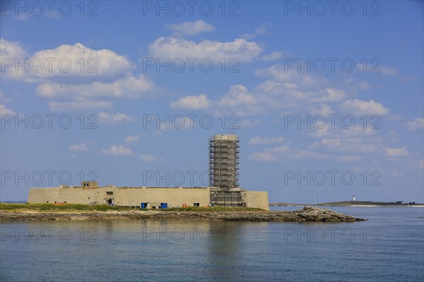 Ile Cigogne with Fort Cigogne