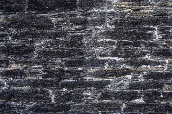 Slate wall stones