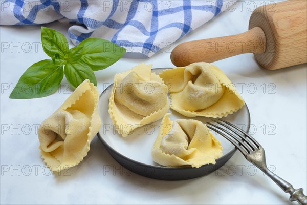 Freshly prepared tortelloni in shell