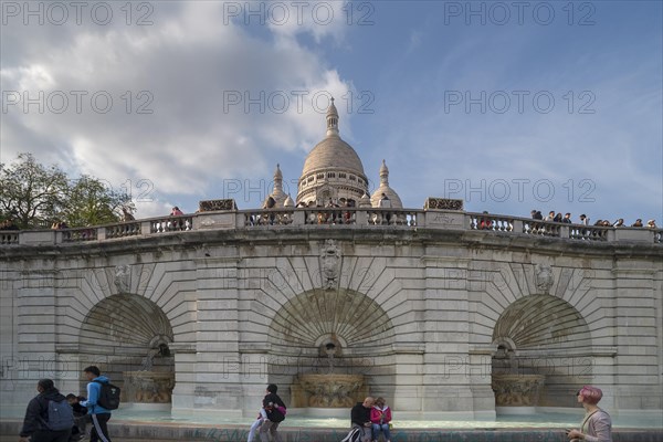 Fountain below the Sacre-Coeur de Motmartre Basilica