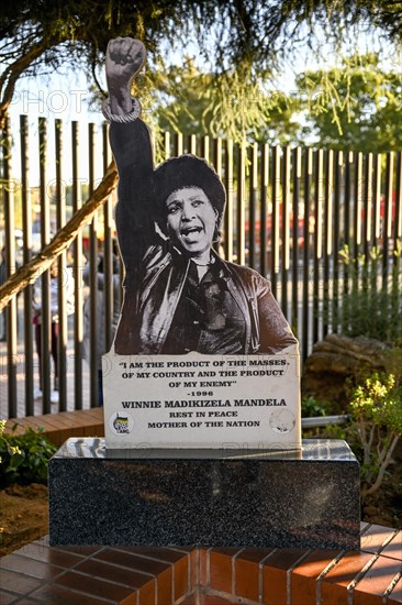 Picture of Winnie Mandel in front of Mandela House