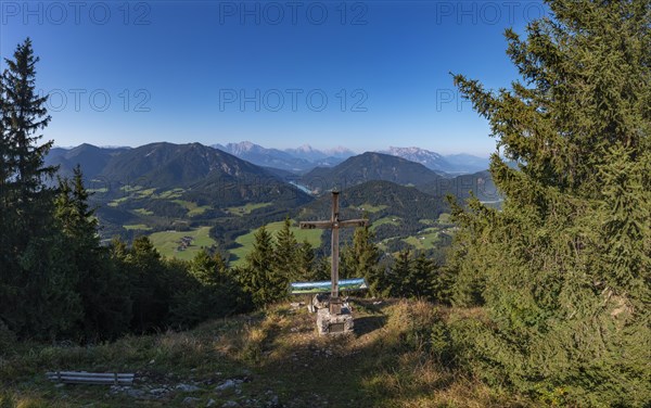 Summit cross on Lidaunberg with Hintersee