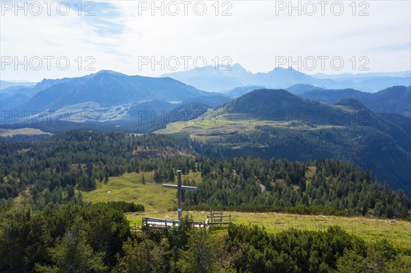 Drone image of the summit cross on the Pitscherberg with a view of the Labenbergalm