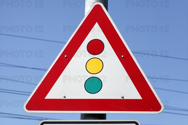 Danger sign traffic light