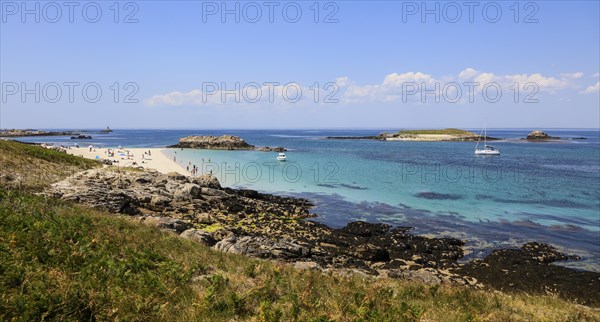 Sandy beach beach with bathers