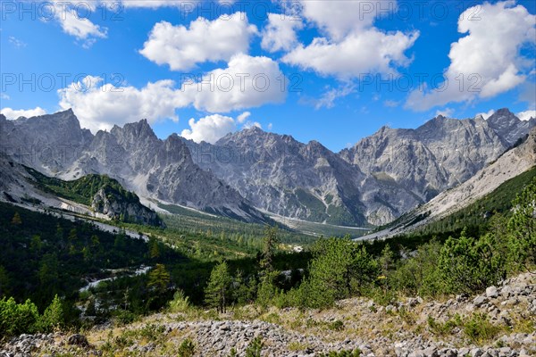 View over the rearmost Wimbachgries towards Palfelhorn