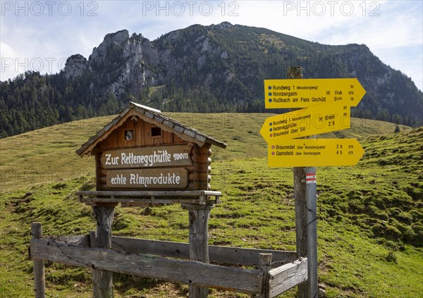 Route description on the hiking trail