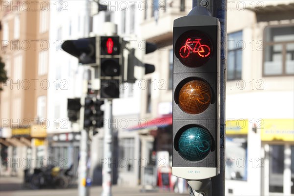 Traffic lights for pedestrians and bicycles