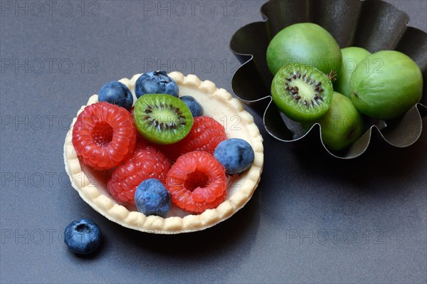 Fruit in tartlet base