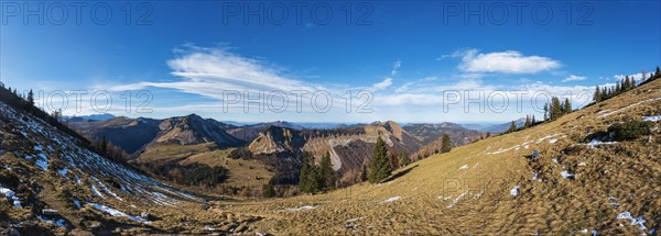 View to the Genneralm with Gennerhorn and Holzeck on the way to Hoher Zinken