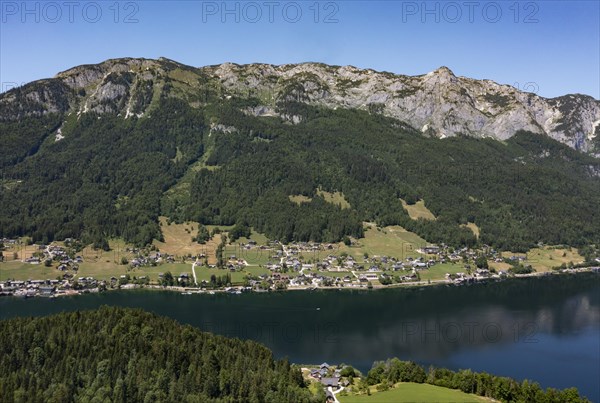 Grundlsee with village Grundlsee